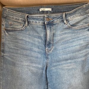 Women’s Nine West stretch, Slim Straight jeans. Size 12.